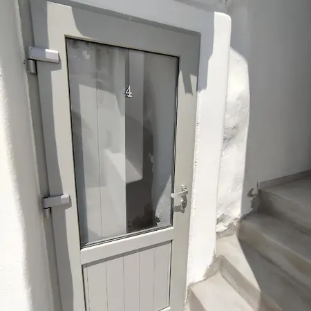 Thira Economy Hotel