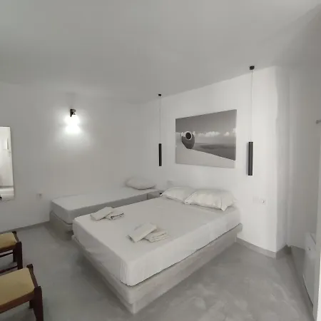 Hotel Thira Economy *